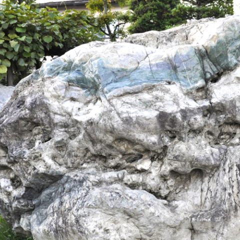 日本で最大クラスの貴重な原石保有