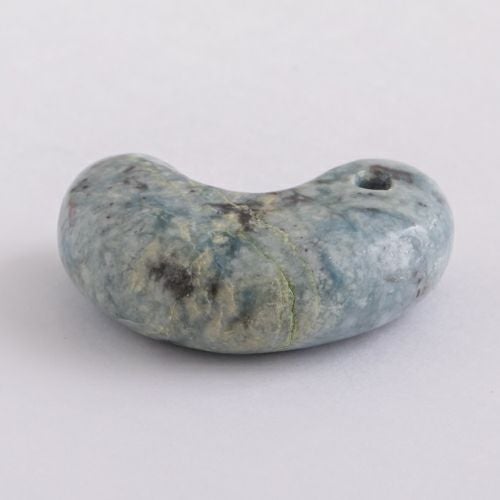 人気の青・艶良し】（高品質青色ヒスイ）糸魚川天然翡翠勾玉 | 糸魚川