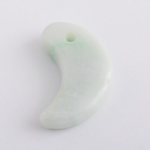 中型・三日月シルエット・艶良し】（高品質白色ヒスイ）糸魚川天然翡翠