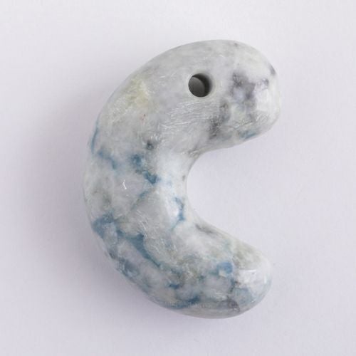 渋い・青いイナズマ・艶良し】（高品質青色ヒスイ）糸魚川天然翡翠勾玉