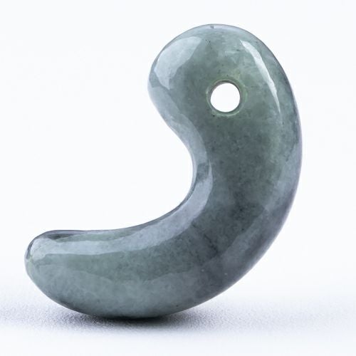 深い灰緑の輝き・濃グレー・艶良し】（高品質濃緑色ヒスイ）糸魚川天然