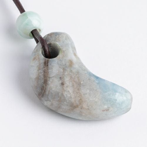 翡翠ペンダント