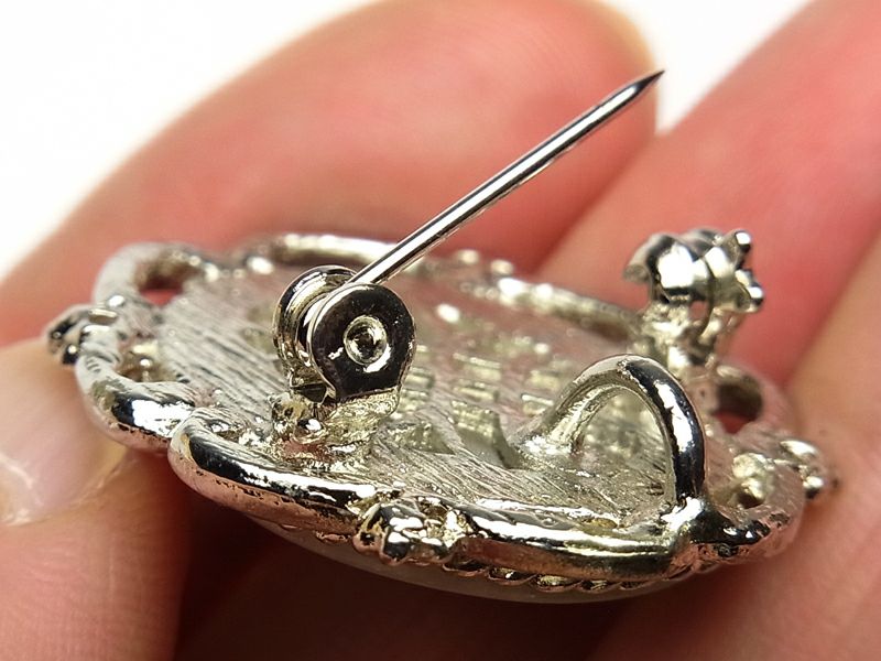 ブローチ・透明感良し】（高品質濃緑色ヒスイ）糸魚川天然翡翠シルバー