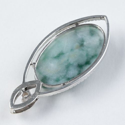 翡翠ペンダント