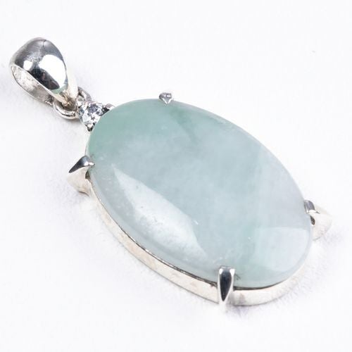 半透明な白色・小型・透明感良し】（高品質淡緑色ヒスイ）糸魚川天然