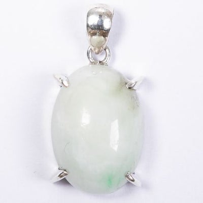 翡翠ペンダント
