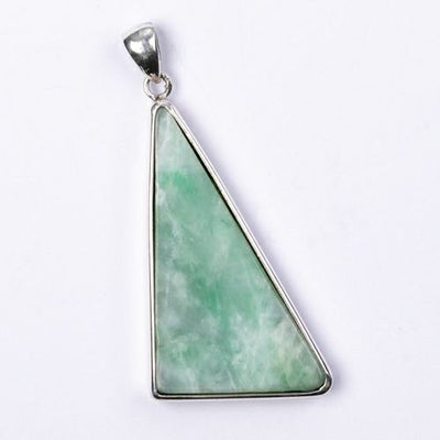 翡翠ペンダント
