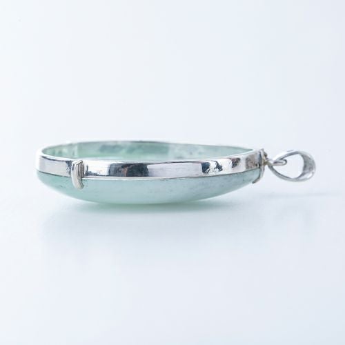 翡翠ペンダント