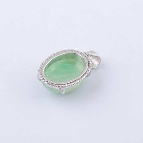 翡翠ペンダント