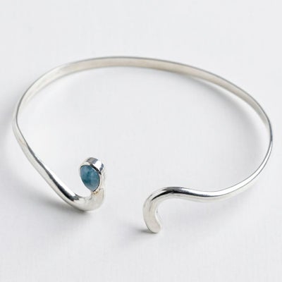 翡翠ペンダント