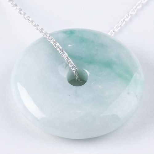 翡翠ペンダント