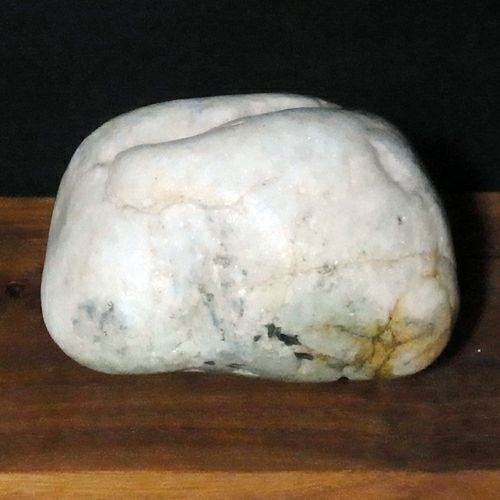 貴重な標石・手のひらサイズ・親不知海岸産・980g】（高品質白色ヒスイ