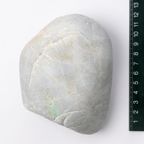 床の間用・ほんのり淡緑色・市振産・1.6kg】（高品質淡緑色ヒスイ