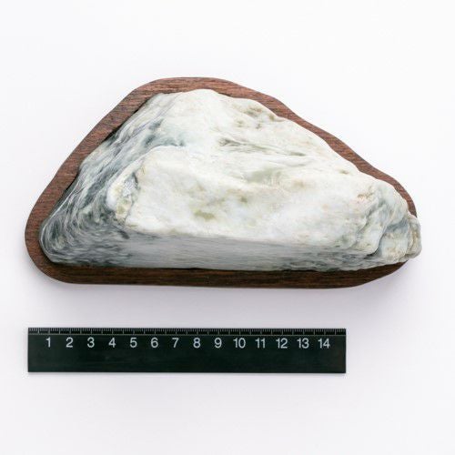 床の間用・山の頂・圧搾模様・小滝産・2.6kg】（高品質濃緑色ヒスイ