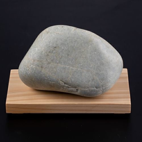 海石・市振海岸産・輝く結晶・薄青色グリーン模様・艶良し・1.3kg