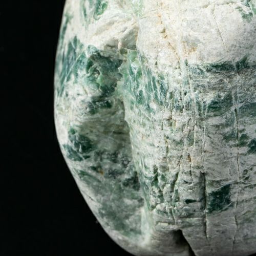 海石・輝く結晶緑模様・親不知産・1.7kg】（高品質濃緑色ヒスイ