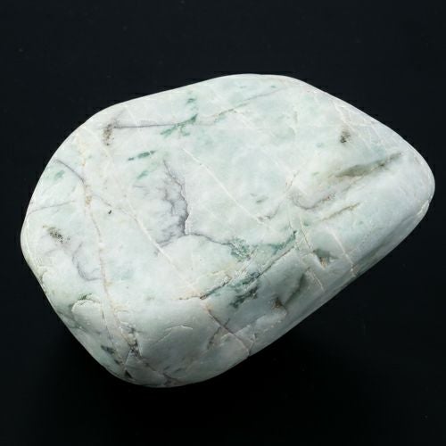 海石・白色に緑黒縞模様・親不知海岸産・745g】（高品質淡緑色ヒスイ