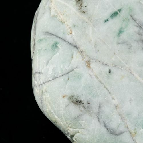 海石・白色に緑黒縞模様・親不知海岸産・745g】(高品質淡緑色ヒスイ 海石・白色に緑黒縞模様・親不知海岸産・745g】(高品質淡緑色ヒスイ