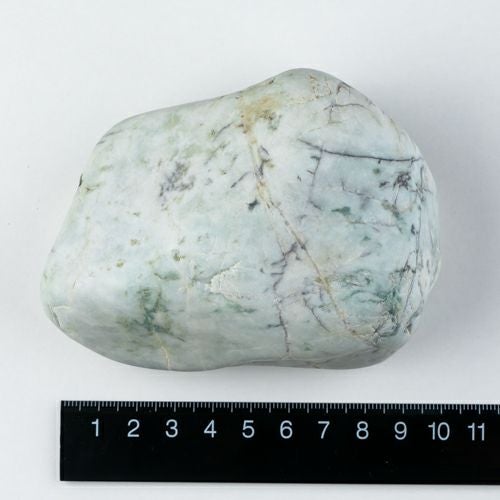 海石・白色に緑黒縞模様・親不知海岸産・745g】（高品質淡緑色ヒスイ