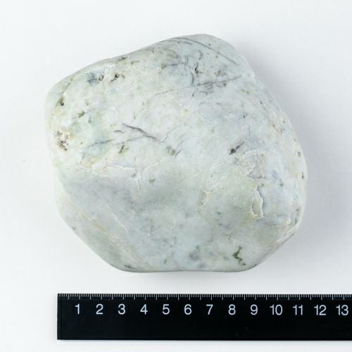 海石・白地に緑黒縞模様・親不知海岸産・1.4kg】（高品質淡緑色ヒスイ