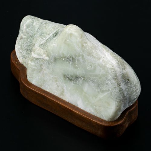 磨き石・小滝産・1.7kg】（高品質薄緑色ヒスイ）糸魚川天然翡翠原石