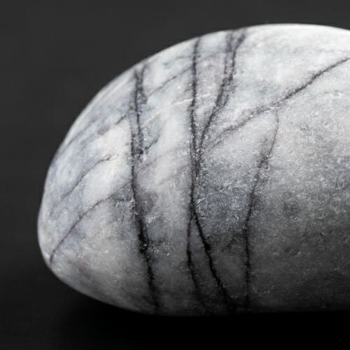 海石・輝く細結晶・親不知産・214g】（入門用黒色ヒスイ）糸魚川天然