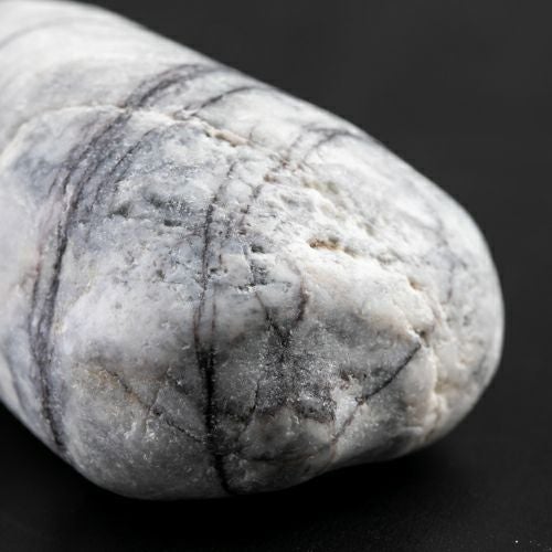 海石・輝く細結晶・親不知産・214g】（入門用黒色ヒスイ）糸魚川天然