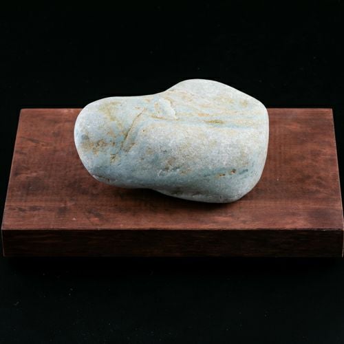 【宮崎ひすい海岸】紫翡翠　原石　304g 海石・青色翡翠・宮崎海岸産・970g】（高品質青色ヒスイ）糸魚川天然