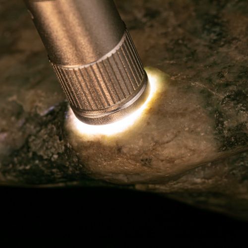 プレミアム・入コン沢・濃青・小滝産・1140g】（プレミアム青色ヒスイ