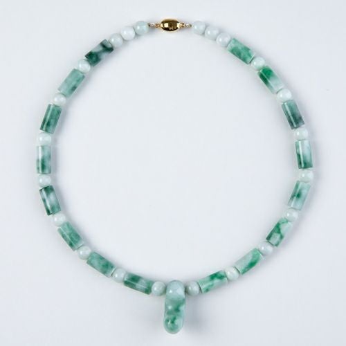 翡翠ネックレス