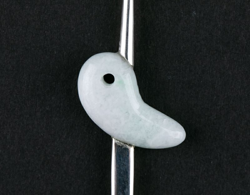 かんざし・勾玉型・白色・艶良し】（高品質白色ヒスイ）糸魚川天然翡翠