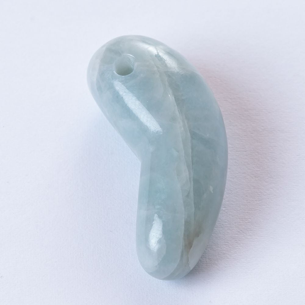 入コン沢・薄青灰色・艶美麗・透明感良し】（高品質青/灰色ヒスイ