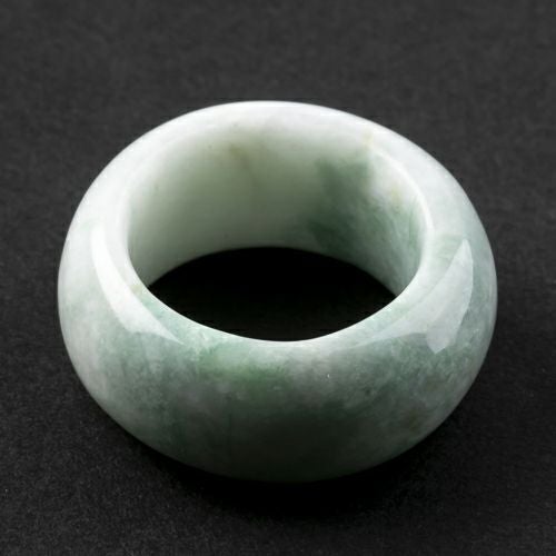 11号・淡緑色・透明感良し・艶良し】（高品質淡緑色ヒスイ）糸魚川天然