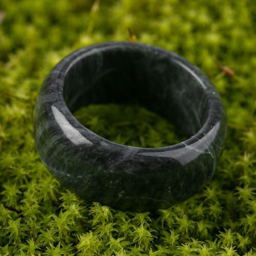 21号・渋い黒・艶良し】（高品質黒色ヒスイ）糸魚川天然翡翠指輪