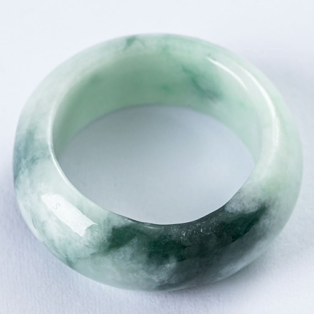 12号・淡緑×濃緑・透明感良し・艶美麗】（高品質濃緑色ヒスイ）糸魚川