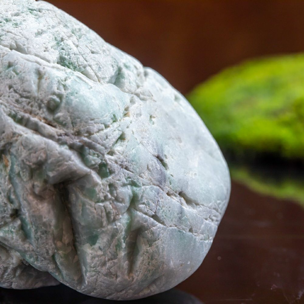 淡緑色・1,200g】（高品質淡緑色ヒスイ）糸魚川天然翡翠原石 | 糸魚川