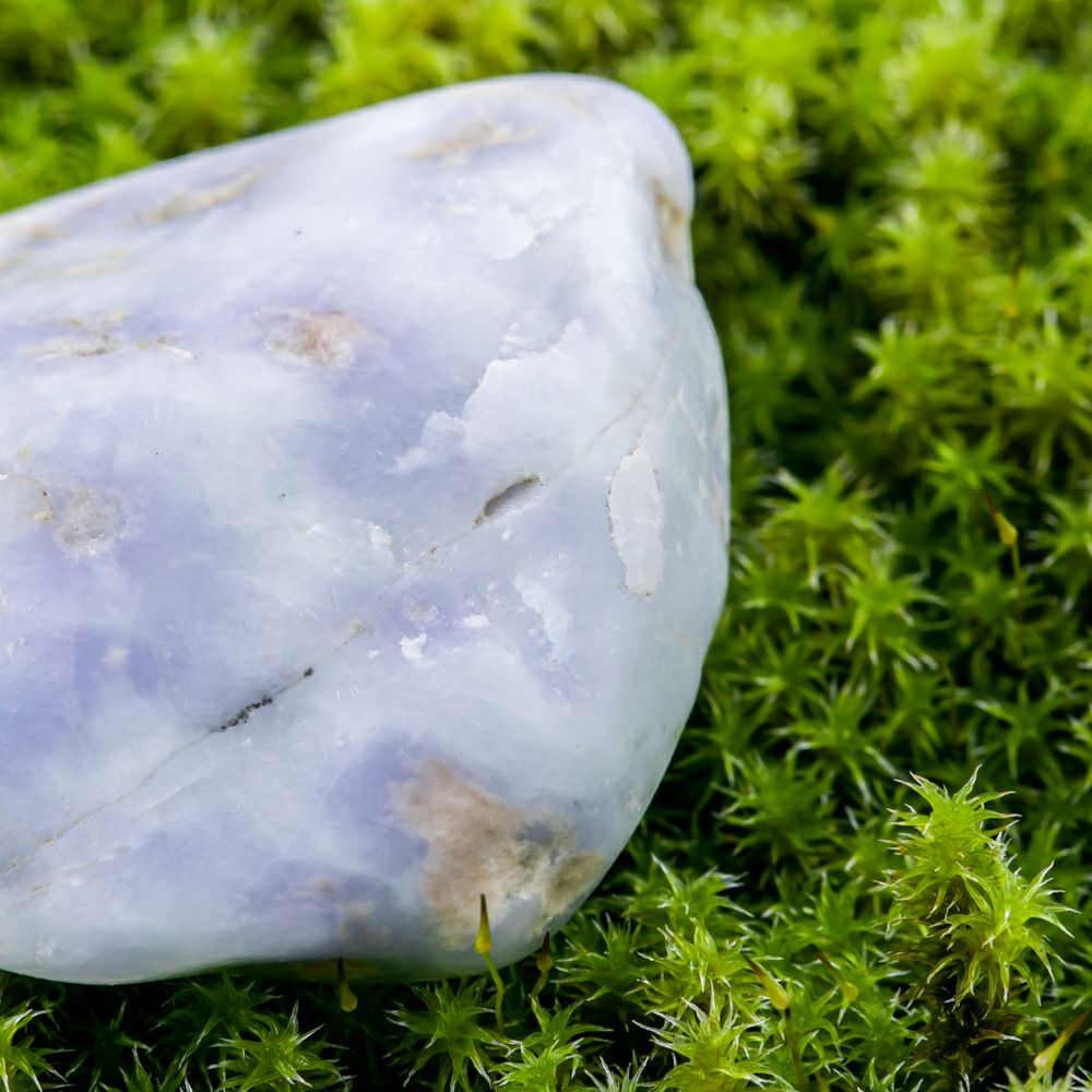 深いラベンダー色・宮崎海岸産・28g】（高品質ラベンダー色ヒスイ