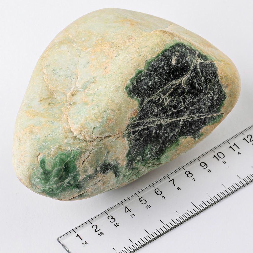 濃緑色・親不知産・1,230g】（高品質濃緑色ヒスイ）糸魚川天然翡翠原石