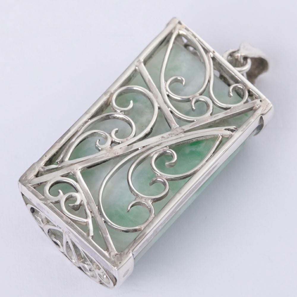 翡翠アクセサリー