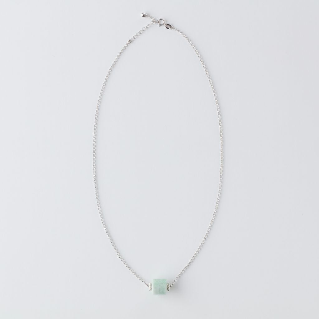 翡翠ネックレス