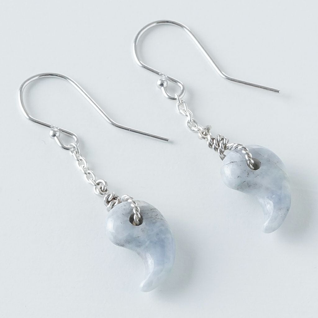 糸魚川翡翠　灰ラベンダー　丸珠　ベネチアンチェーンピアス ピアス／紫・ラベンダー色ヒスイ | 糸魚川翡翠工房こたき