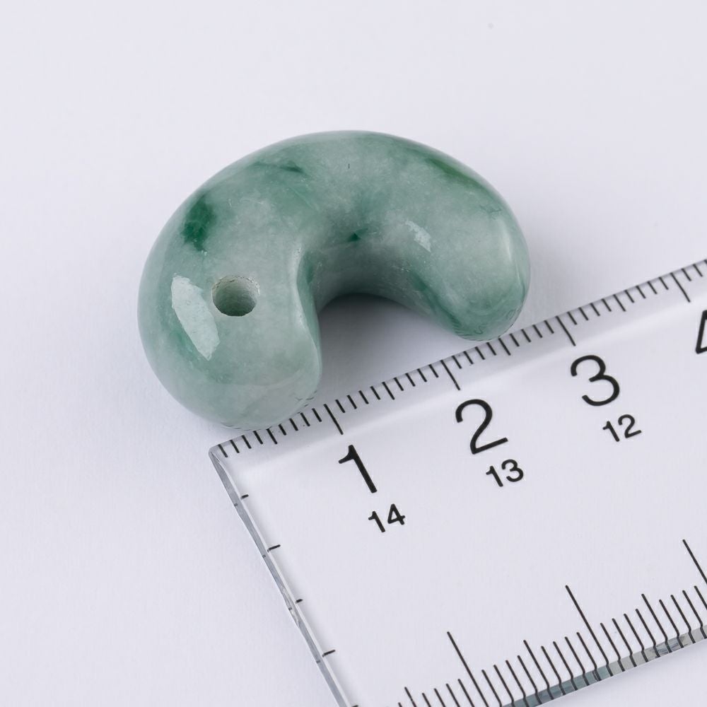 濃緑まだら模様・艶美麗】（高品質濃緑色ヒスイ）糸魚川天然翡翠勾玉