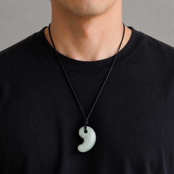 翡翠勾玉