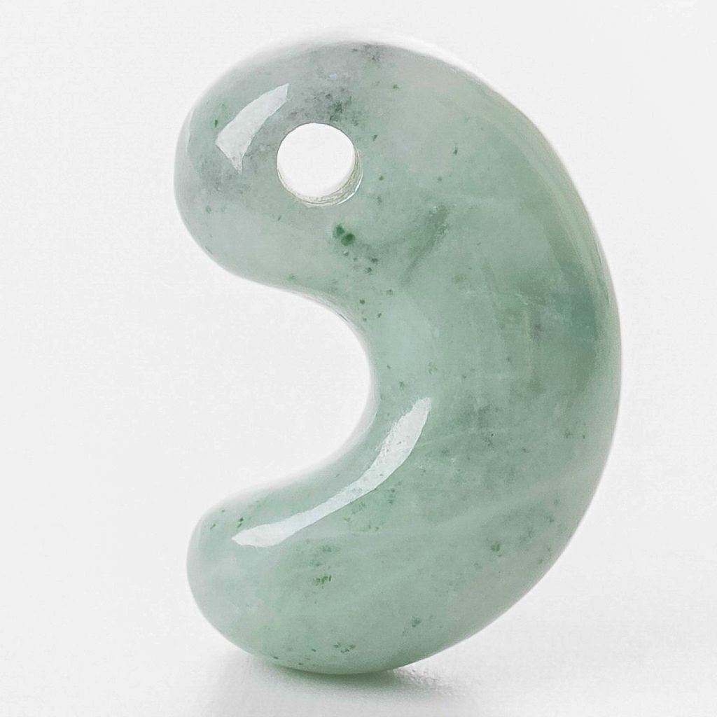 勾玉-翡翠勾玉｜《公式》糸魚川翡翠工房こたき