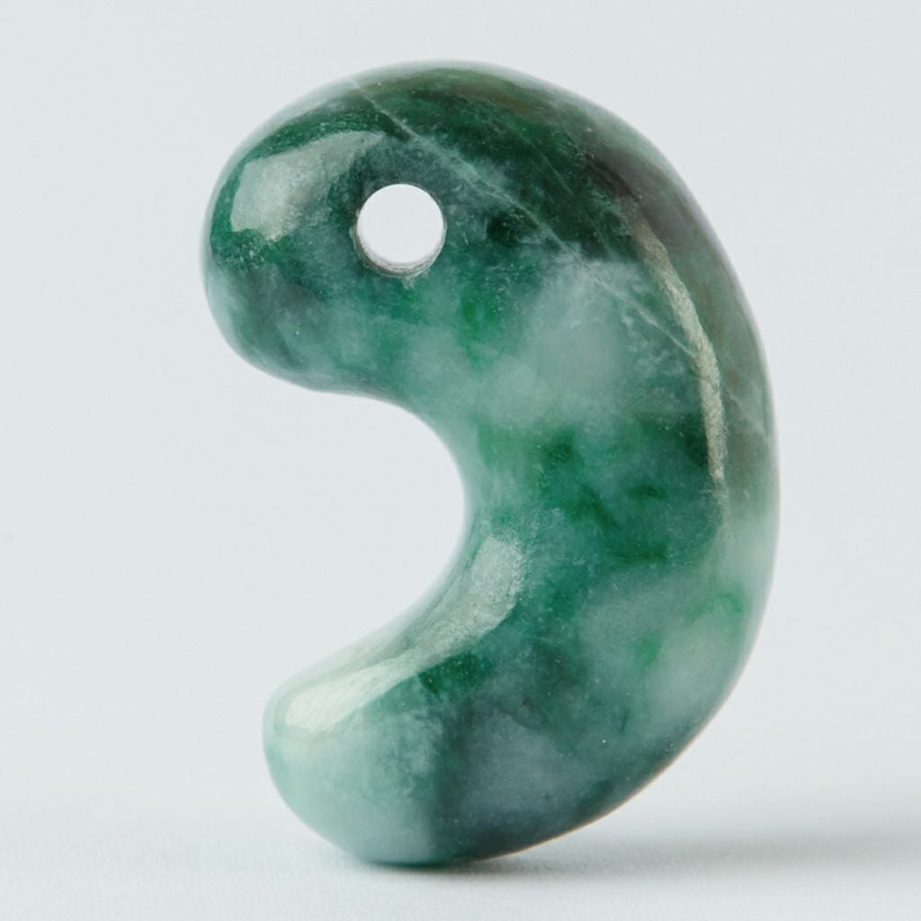 勾玉-翡翠勾玉｜《公式》糸魚川翡翠工房こたき