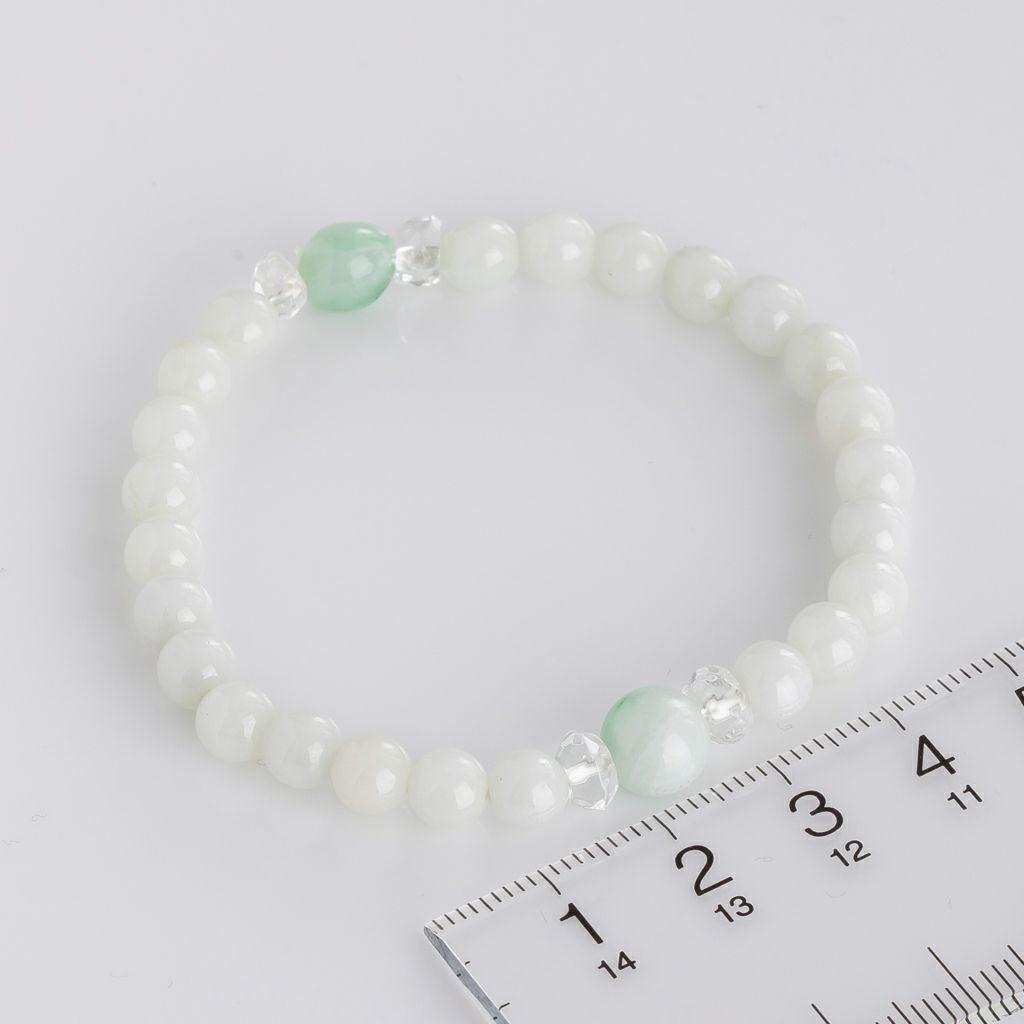 14cmサイズ・8mm玉と6mm玉＆水晶・透明感良し・艶美麗】（高品質淡緑色