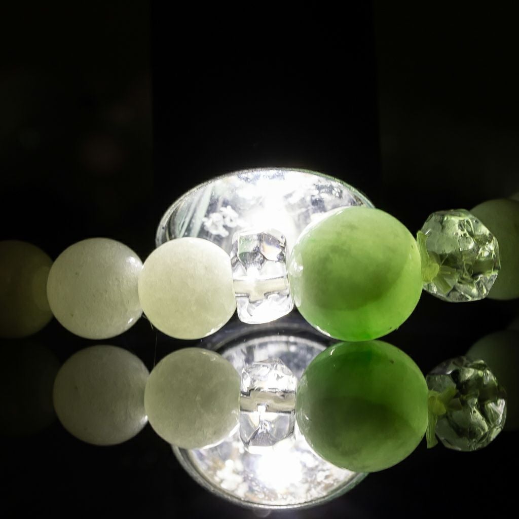 14cmサイズ・8mm玉と6mm玉＆水晶・透明感良し・艶美麗】（高品質淡緑色