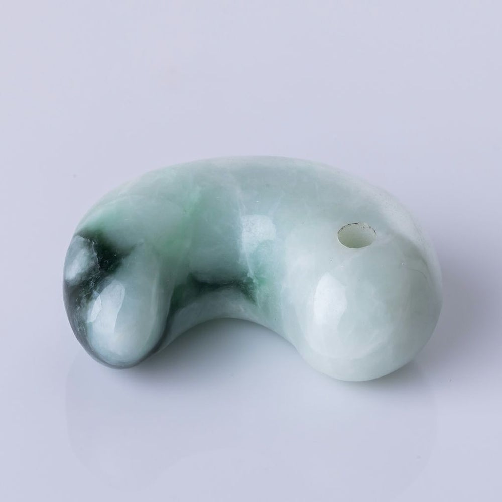 翡翠勾玉