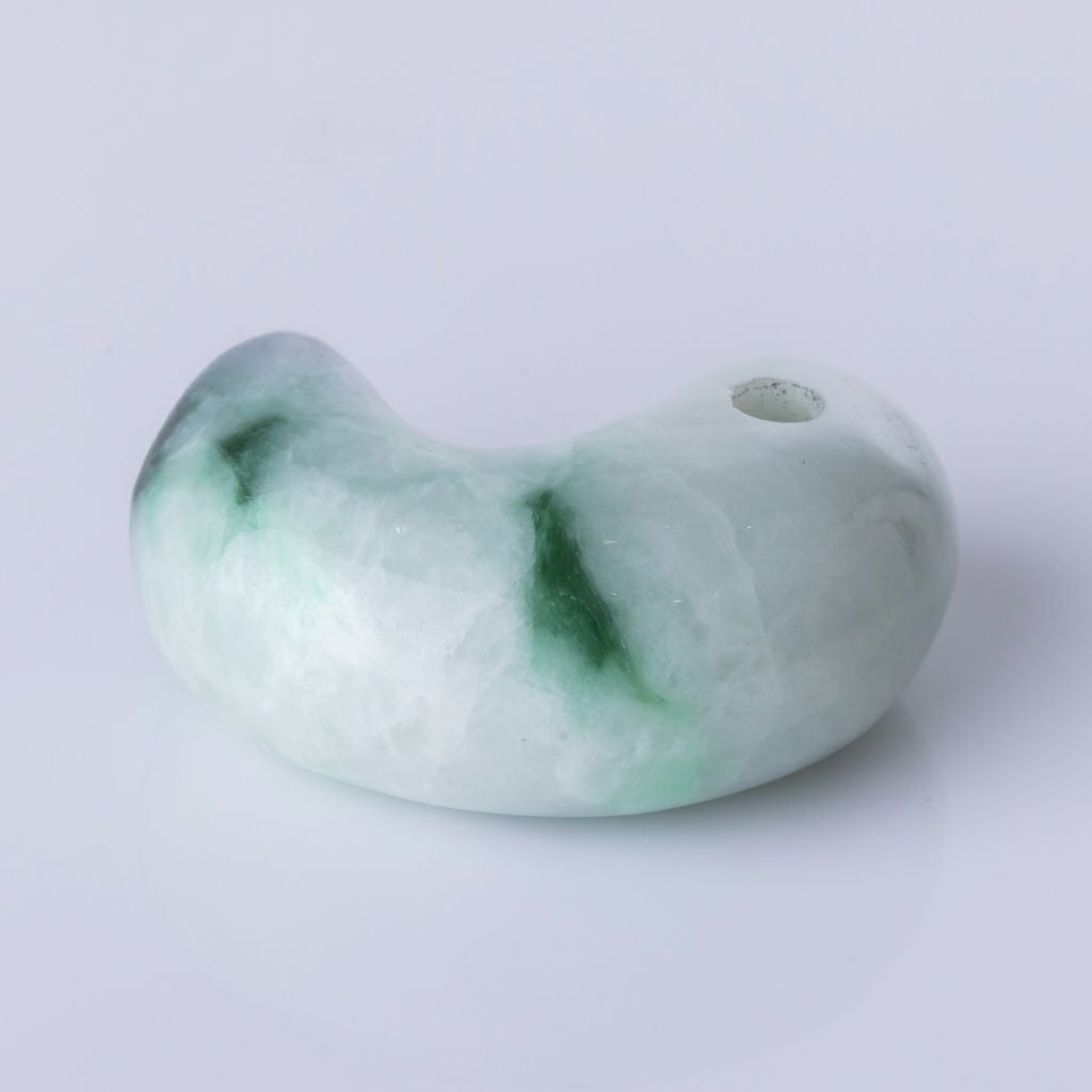 鮮やかなマーブル・艶美麗】（高品質濃緑色ヒスイ）糸魚川天然翡翠勾玉