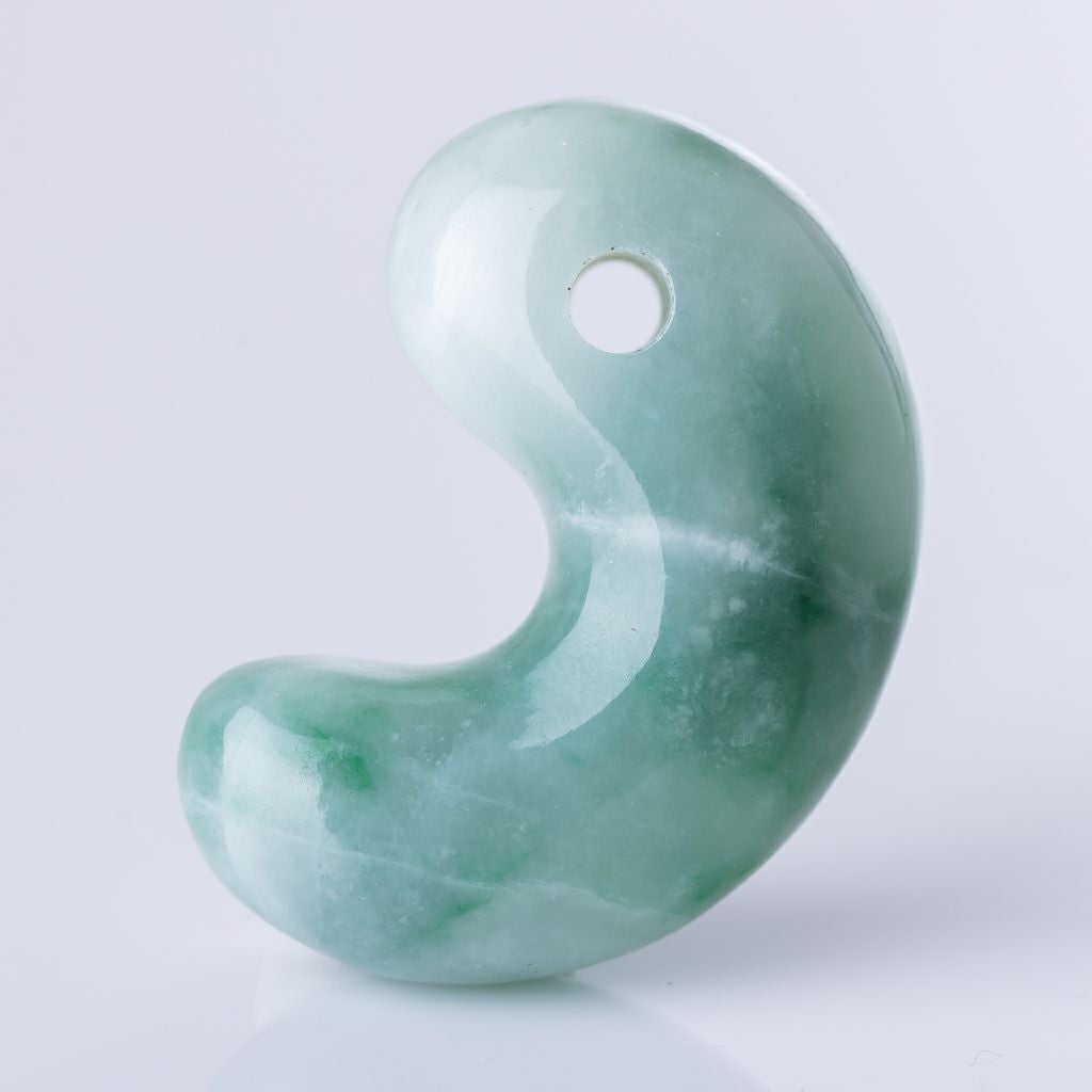 勾玉-翡翠勾玉｜《公式》糸魚川翡翠工房こたき